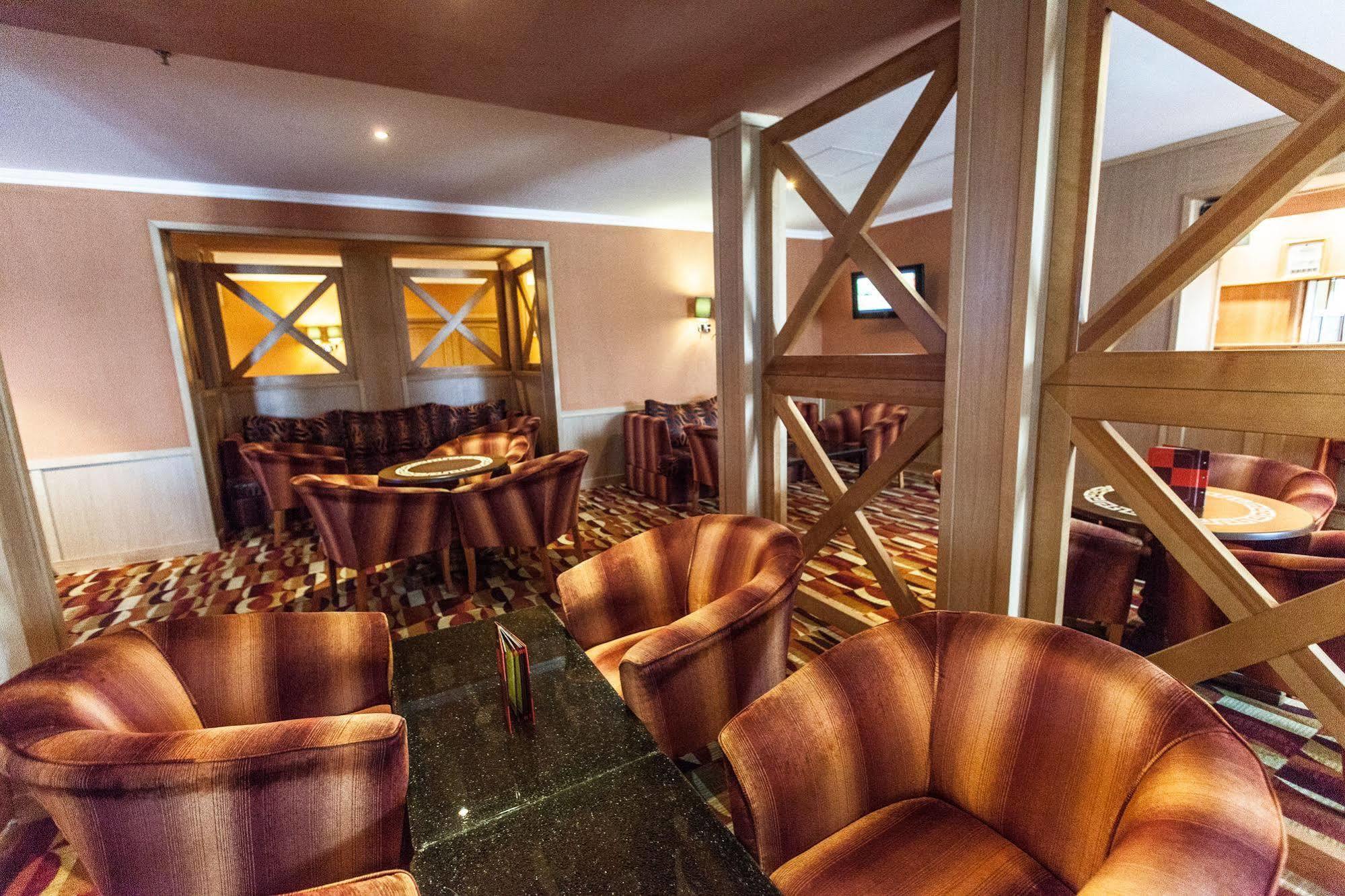 Chagala Atyrau Hotel Exteriör bild
